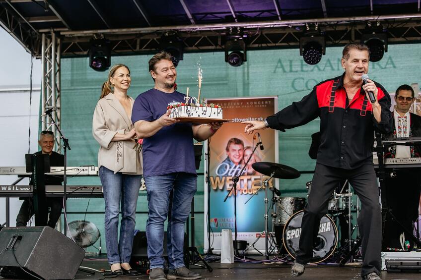 Spevák Otto Weiter (70) oslavuje vo veľkom štýle: Vymodlil si počasie!
