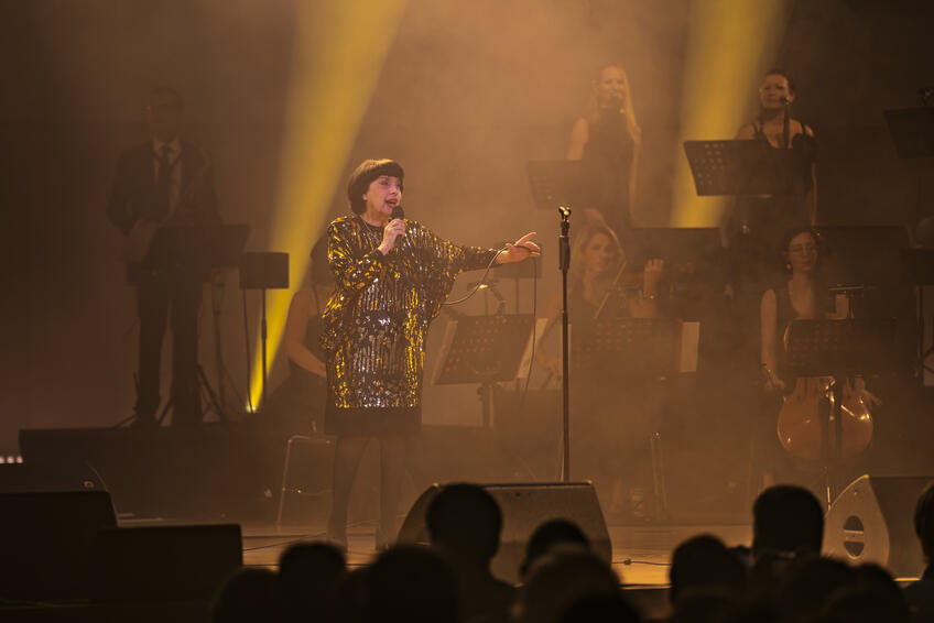 Mireille Mathieu zajtra do Bratislavy prinesie ako darček kúsok francúzskej noblesy.