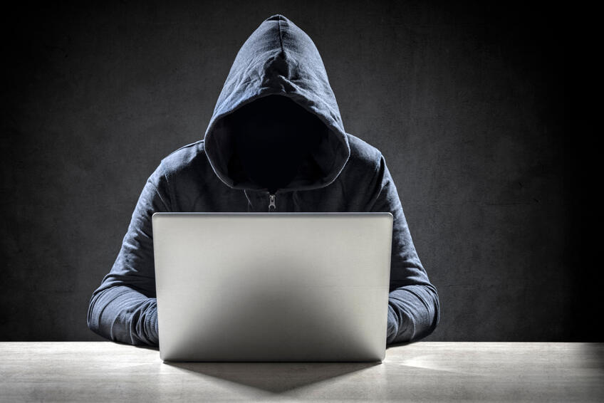 Internetové podvody oberajú seniorov o peniaze: Zlodeji za obrazovkou