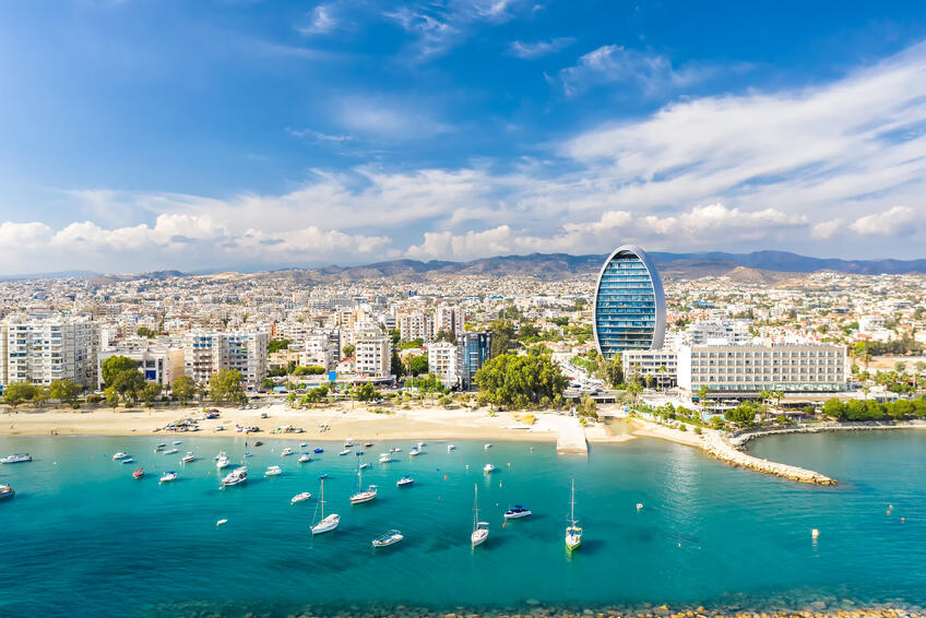 Destinácia, ktorá vás očarí: Cyprus ako ho nepoznáte. Most lásky a Afroditin kameň