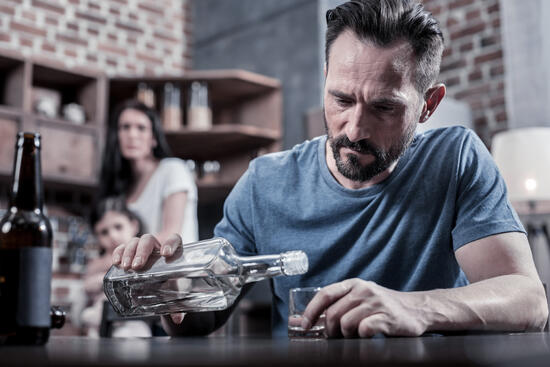 Psychológ Marián Huštaty o nadmernom pití: Neexistuje zdravé množstvo alkoholu!