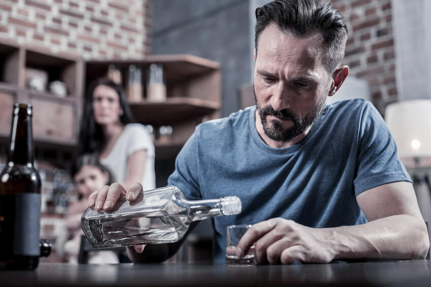 Psychológ Marián Huštaty o nadmernom pití: Neexistuje zdravé množstvo alkoholu!