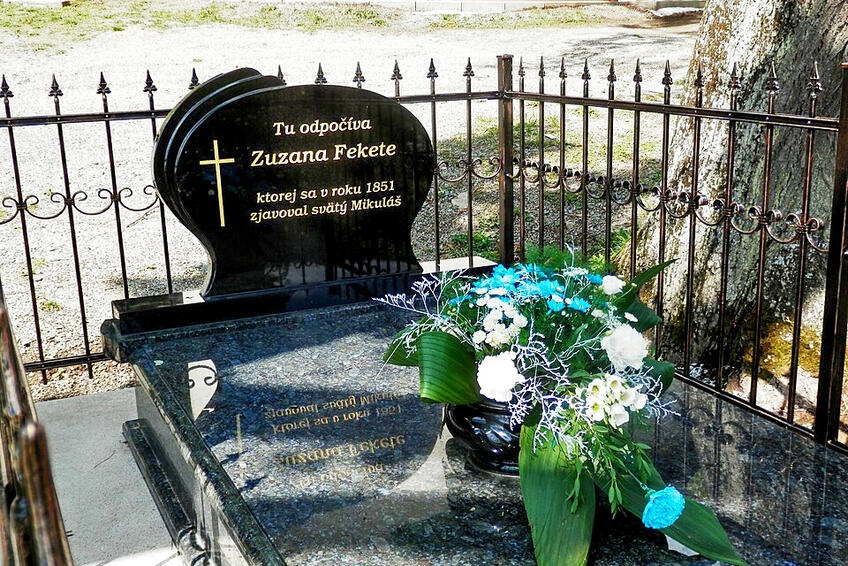 POMNÍK: Obec na Zuzanu Fekete nikdy nezabudne.