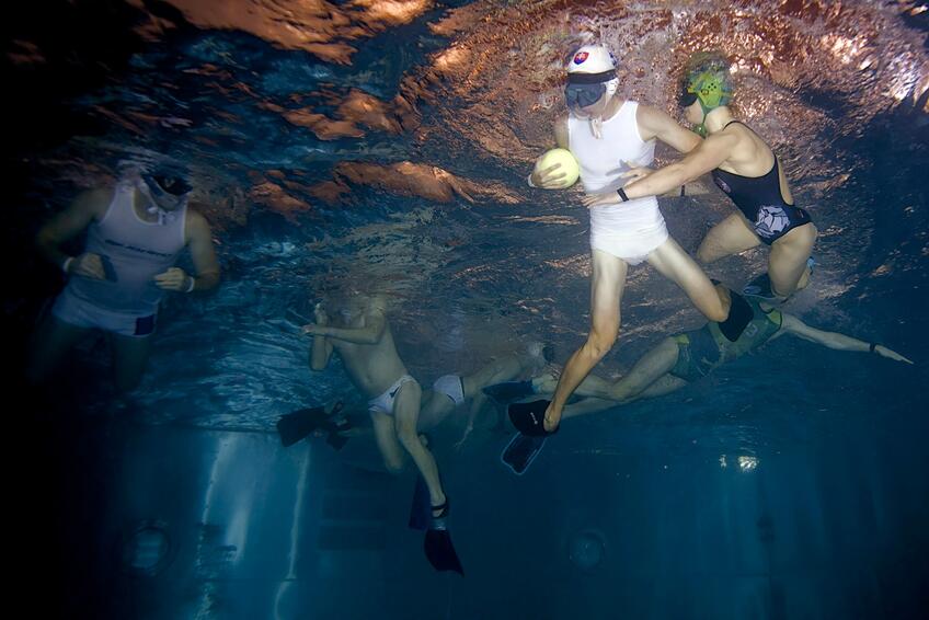 Podhladinoví ragbisti idú na majstrovstvá Európy: Masky, plutvy, adrenalín!