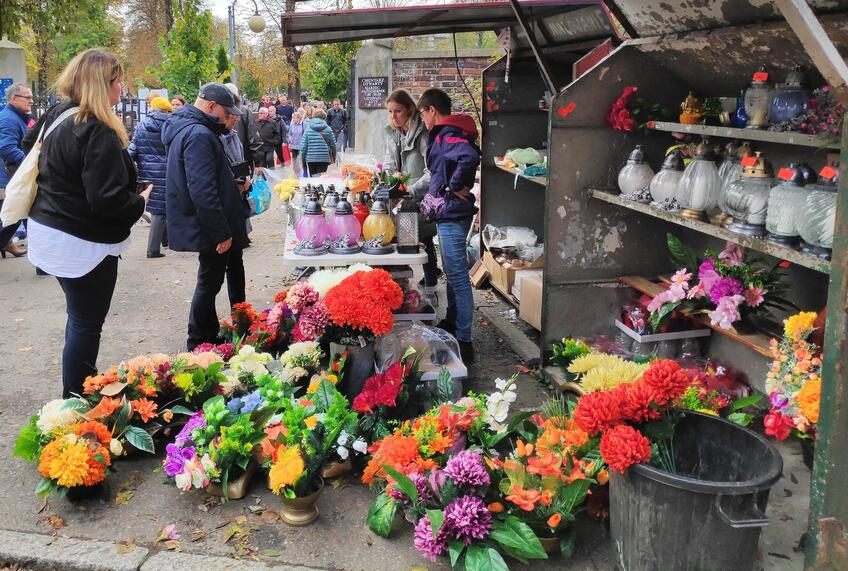 Šikovné moderné technológie: Zapáľte sviečky na diaľku