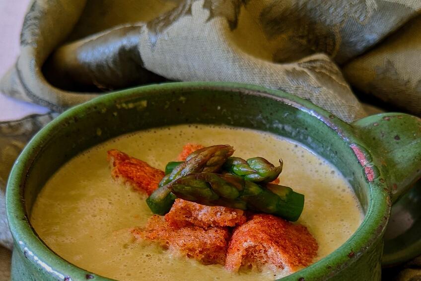 Kapustová polievka  patrí medzi obľúbené slovenské jedlá.
