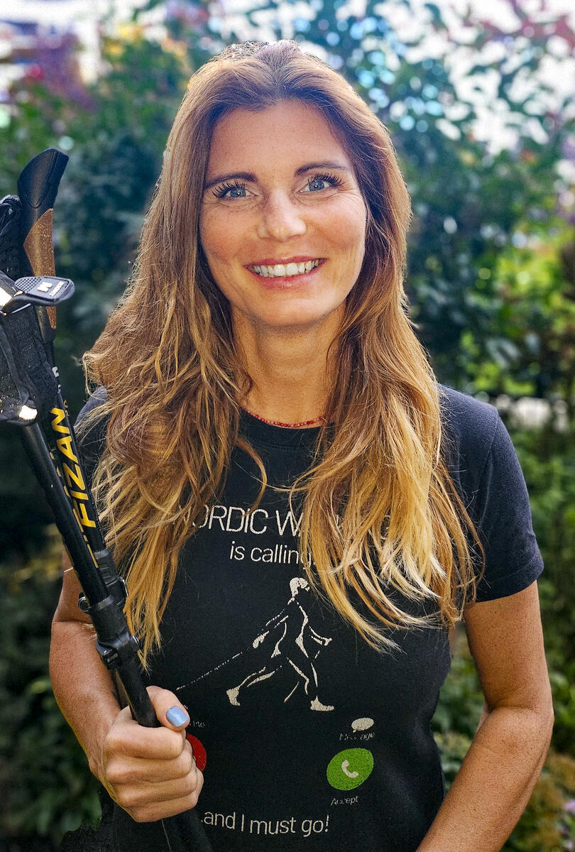 Nordic walking ako terapia? Nový projekt Walk and Talk podporuje duševné zdravie dievčat a žien