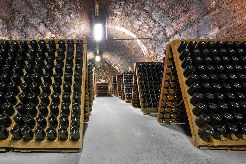 ŠUMIVÉ VÍNO: Pri tradičnom spôsobe výroby zreje vo fľašiach.