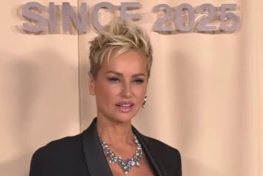 Adriana Sklenaříková sa nechala ostrihať nakrátko. 