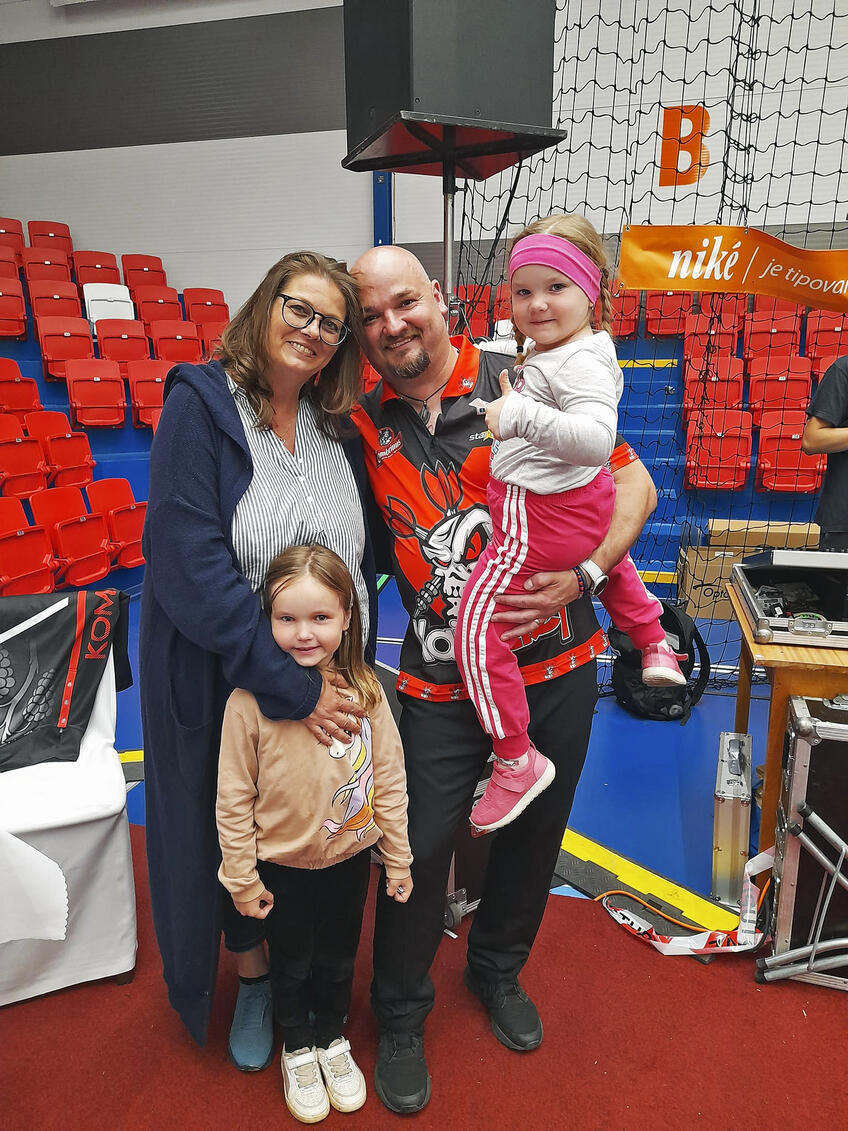 Slovenka Henrieta (52) organizuje a komentuje domáce aj medzinárodné turnaje v netradičnej hre:  Šípky jej vyrobili v Japonsku 