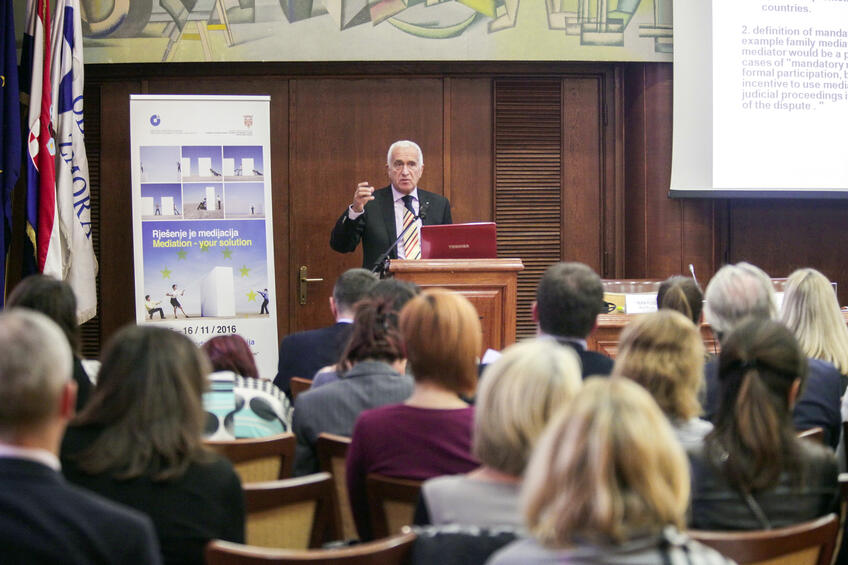Mediátor František Kutlík o mediácii v zdravotníctve: Lekári nie sú bohovia