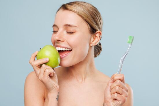 Jablko ako denný rituál aj v zime: 5 benefitov pre zdravie a krásu