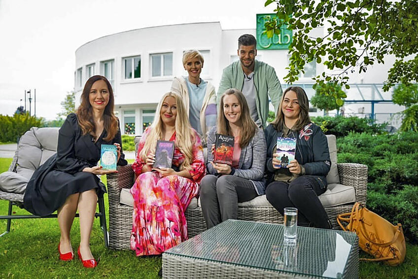 Pred časom bola Ivica Ďuricová spolu s ďalšími autorkami hosťom televízneho Telerána. 