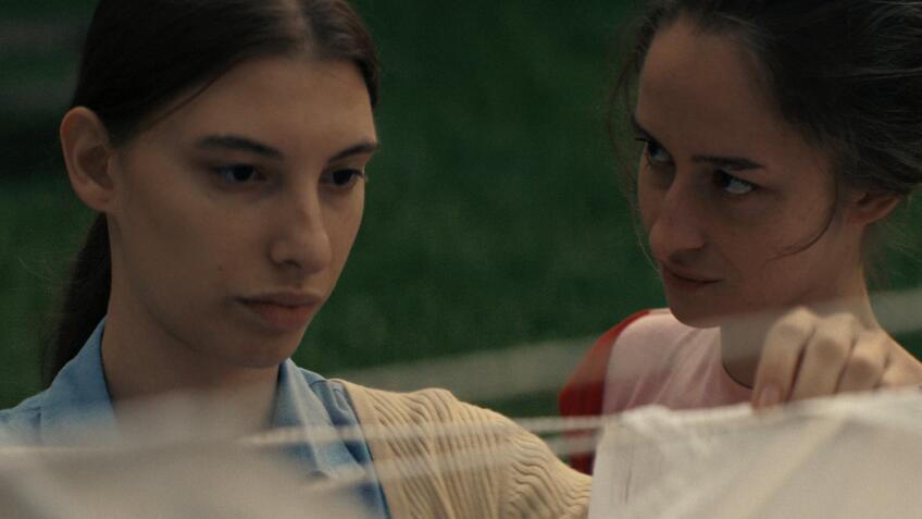 Tvorcovia zverejnili trailer fimu Prameň: Publikum si ho môže pozrieť práve v dňoch, kedy súťaží v Karlových Varoch