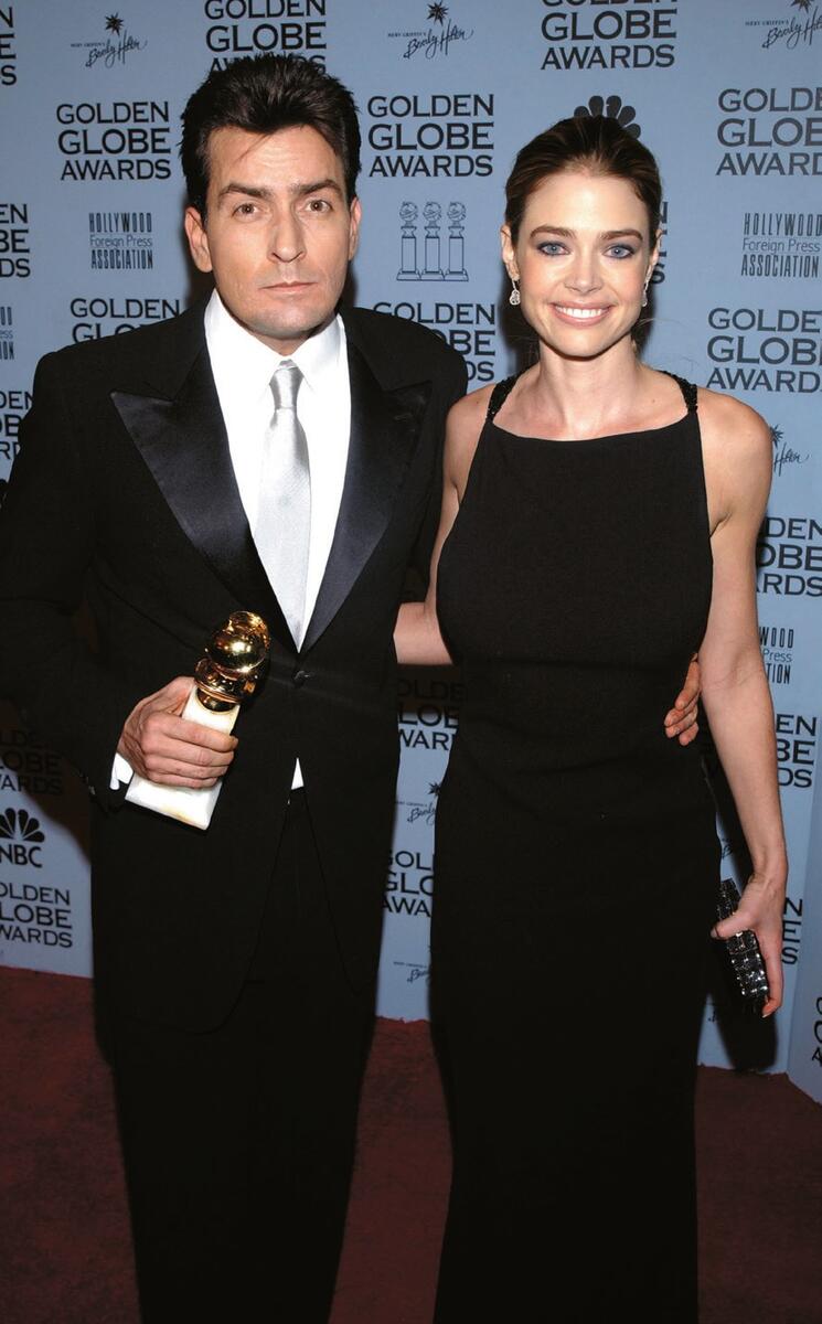 Hollywoodsky herec Charlie Sheen bez masky. Jeho životopis Vlastnými slovami je naozaj divoká jazda!