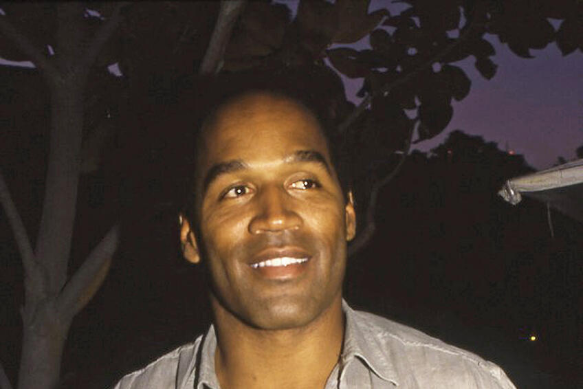 O. J. SIMPSON (bývalý športovec).