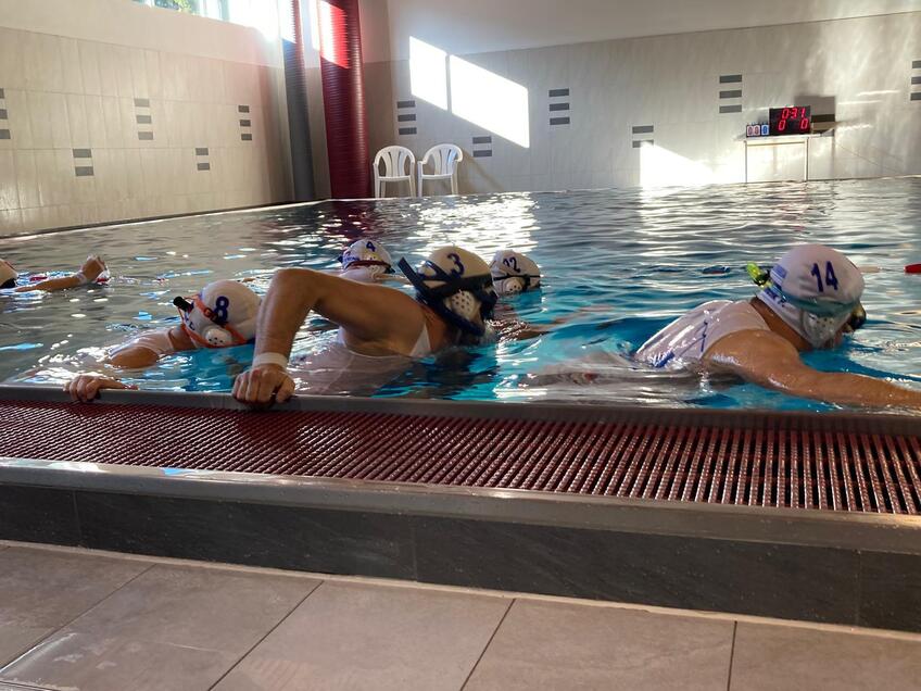 Podhladinoví ragbisti idú na majstrovstvá Európy: Masky, plutvy, adrenalín!