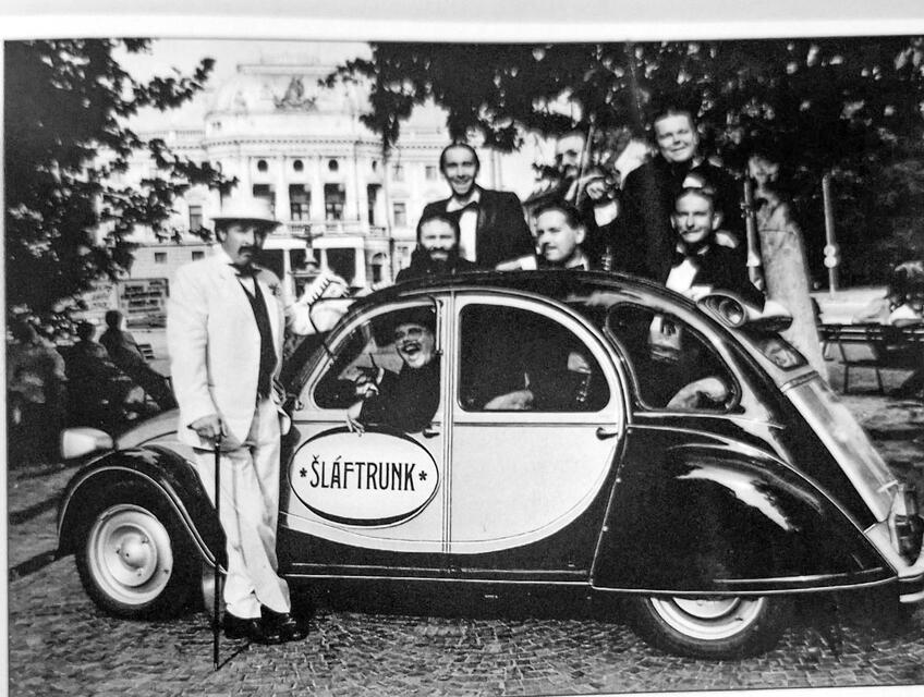 20 rokov od smrti hudobníka Mariána Kochanského († 50) zo skupiny Lojzo:  Volali ho Džeky