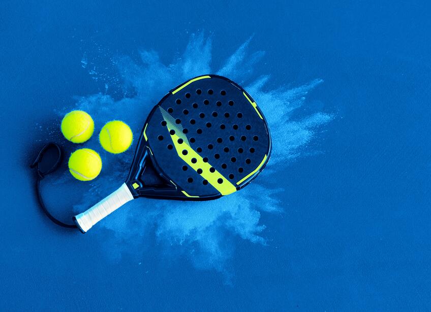 Ideálne chvíle s pohybom počas horúceho leta? Vyskúšajte padel – najmladší šport v Európe
