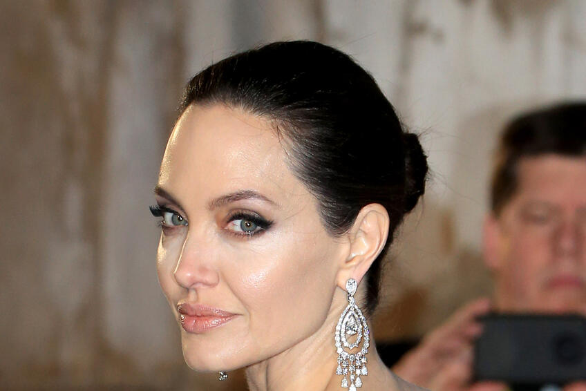 Herečka Angelina Jolie má na krku 50-tku!