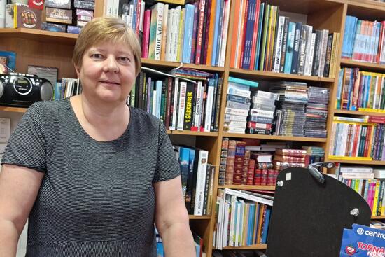 Kníhkupkyňa Darina Švihranová má vášeň pre veterány a knihy: Kto sa raz prevezie na „Kačici“ zaľúbi sa do nej