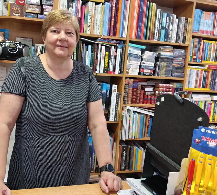 Kníhkupkyňa Darina Švihranová má vášeň pre veterány a knihy: Kto sa raz prevezie na „Kačici“ zaľúbi sa do nej