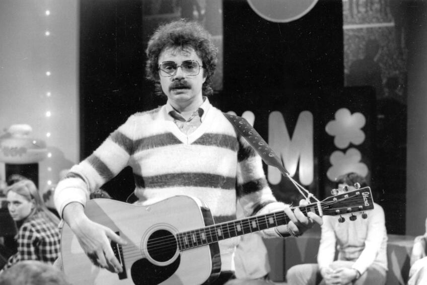 S GITAROU: K spevákovi neodmysliteľne patrí tento hudobný nástroj, s ktorým vystupuje na veľkých javiskách.