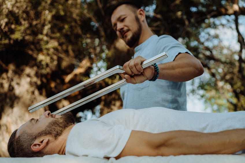 Peter Kováč sa venuje práci so zvukom. Terapeutické ladičky: Každá bunka v našom tele má svoju vlastnú frekvenciu