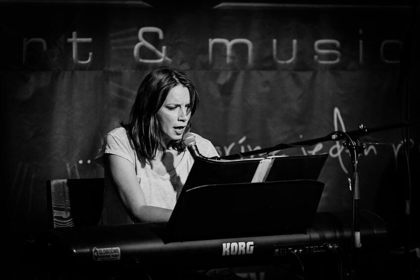 Dorota Nvotová zdedila talent po rodičoch, herečke Anke Šiškovej a hudobníkovi Jarovi Filipovi († 51).