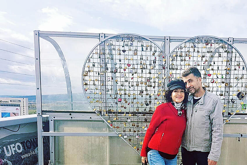 S MANŽELOM: Andrej Andrašovan je známy zvukár.