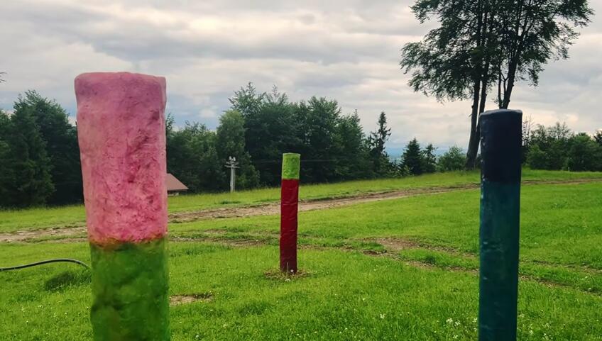 Netradičná výstava vo Veľkej Rači: Umelecké diela pod holým nebom 