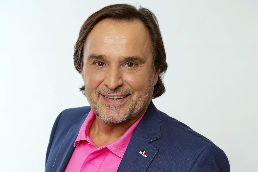 OSLÁVENEC: Jozef Vajda je aktívny nielen ako herec, ale aj ako podnikateľ.