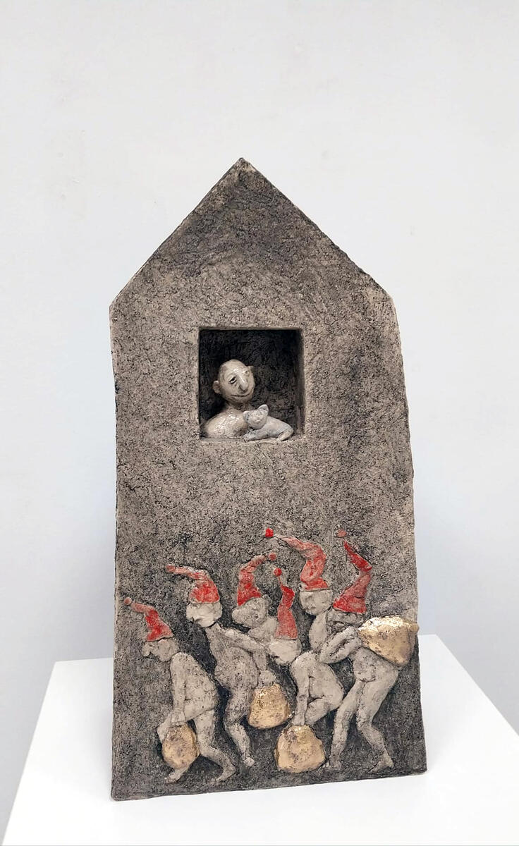 Pri návšteve Piešťan si nájdite čas na zaujímavú výstavu: Hlinené úsmevy Márie Banášovej