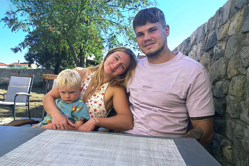 SO SYNOM A PARTNEROM: Dragana na zápasy neberie, je na to ešte veľmi malý.
