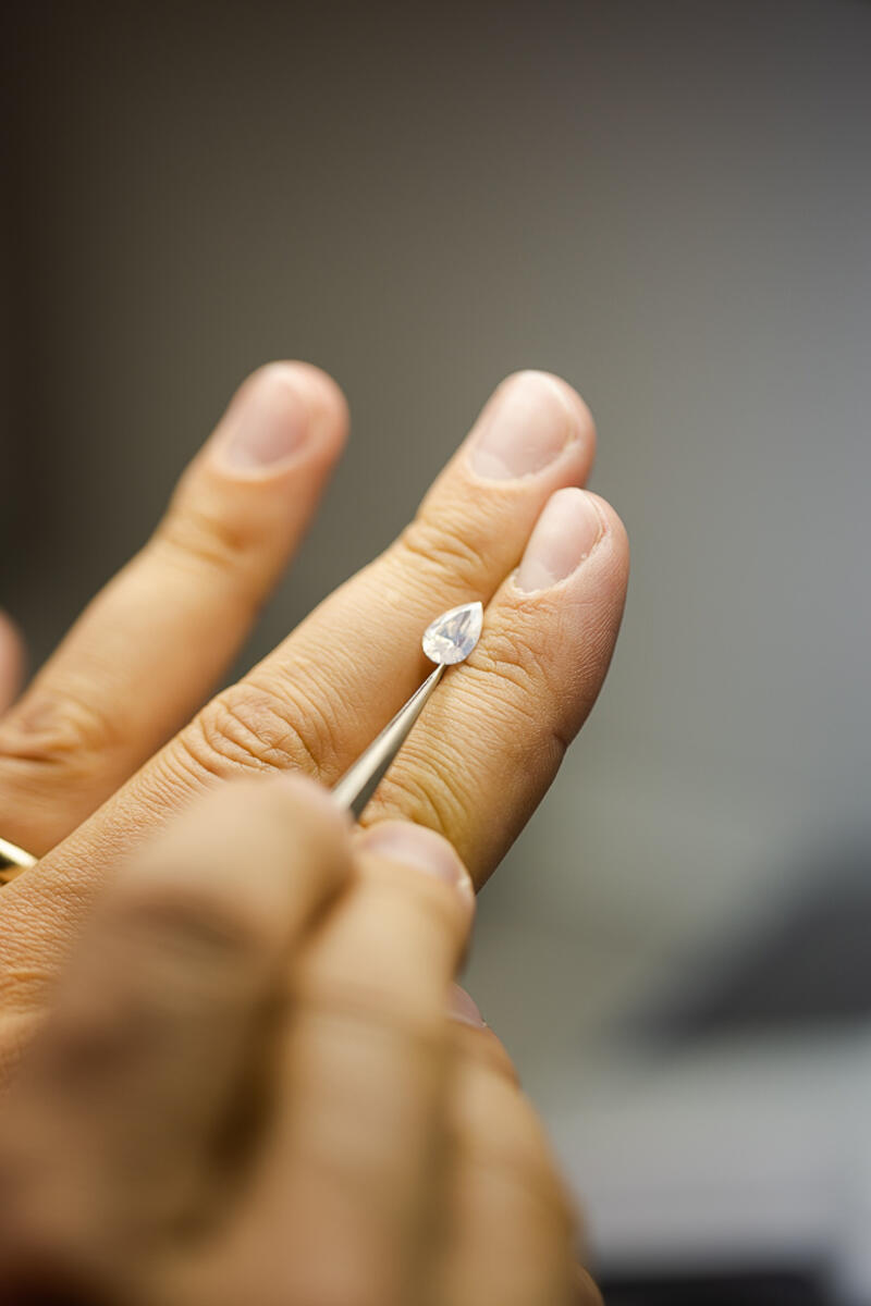 Gemológ Martin Mikuš a tajný svet drahých kameňov: Ako rozoznať pravý od falošného?