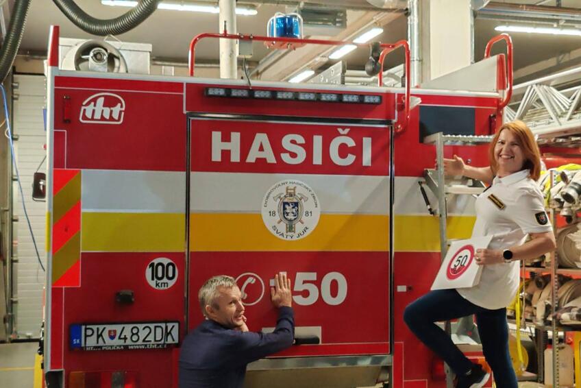 Hasiči: Pomohla obnoviť prácu Dobrovoľného hasičského zboru. 