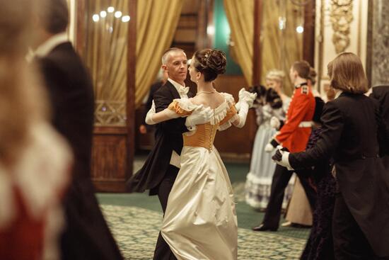 Sezóna zábavy sa začala: Ako sa obliecť na ples?