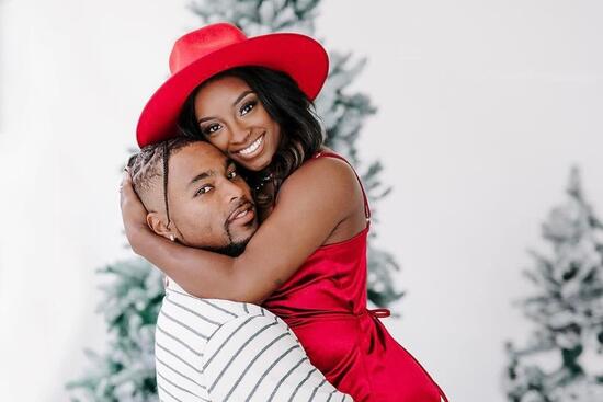 Slávni športovci pri vianočnom stromčeku: Kto prekvapil najkrajšou fotkou?