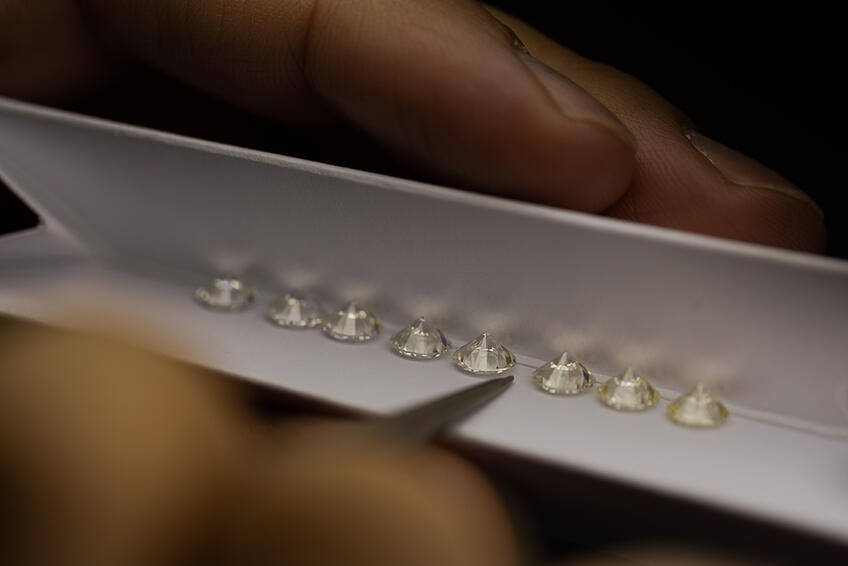 Gemológ Martin Mikuš a tajný svet drahých kameňov: Ako rozoznať pravý od falošného?