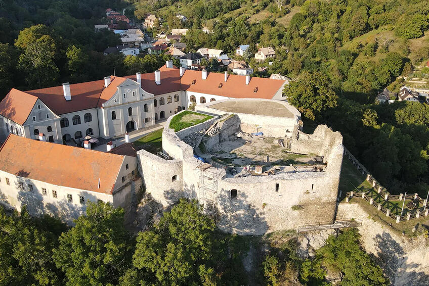 Kaštieľ Modrý Kameň