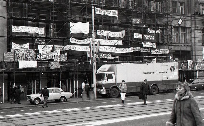 Spomienky nebohého novinára a publicistu Pavla Jacza († 66) na udalosti z Novembra 1989: Paľo, toto sa vysielať nebude!