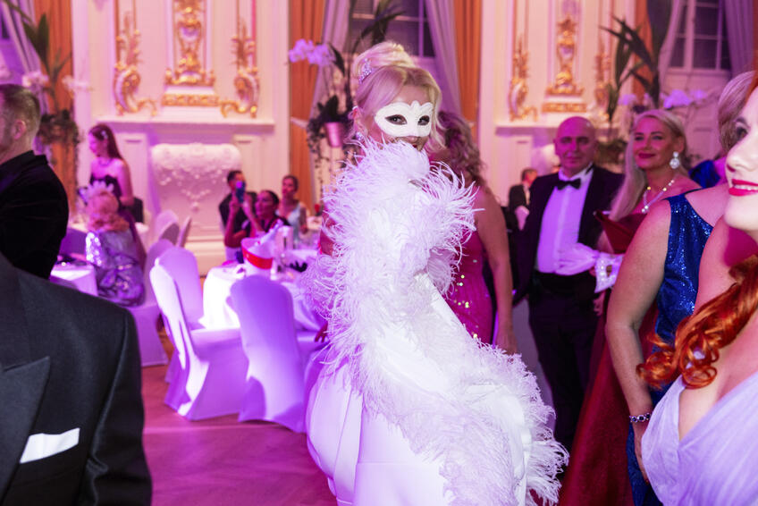 Tradícia bálov v Bratislave: Od prešporských palácov k Redute