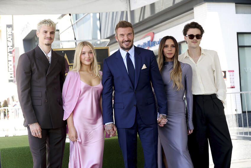 David sa oženil s členkou populárnej skupiny Spice Girls. Dnes majú štyri deti a majetok vo výške asi 1,36 miliardy eur.  