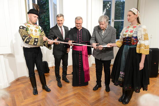 V Cíferi otvorili obecné múzeum so stálymi expozíciami: Krása výšiviek vedľa športových osobností 