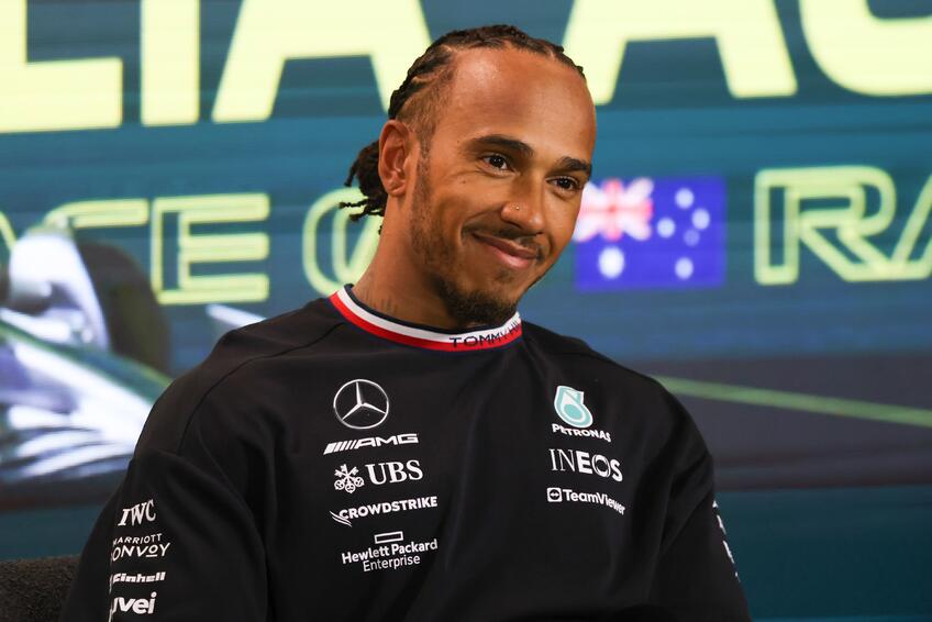 Kráľ Formuly 1 Lewis Hamilton: Prestup roka k jamajským bobistom? 