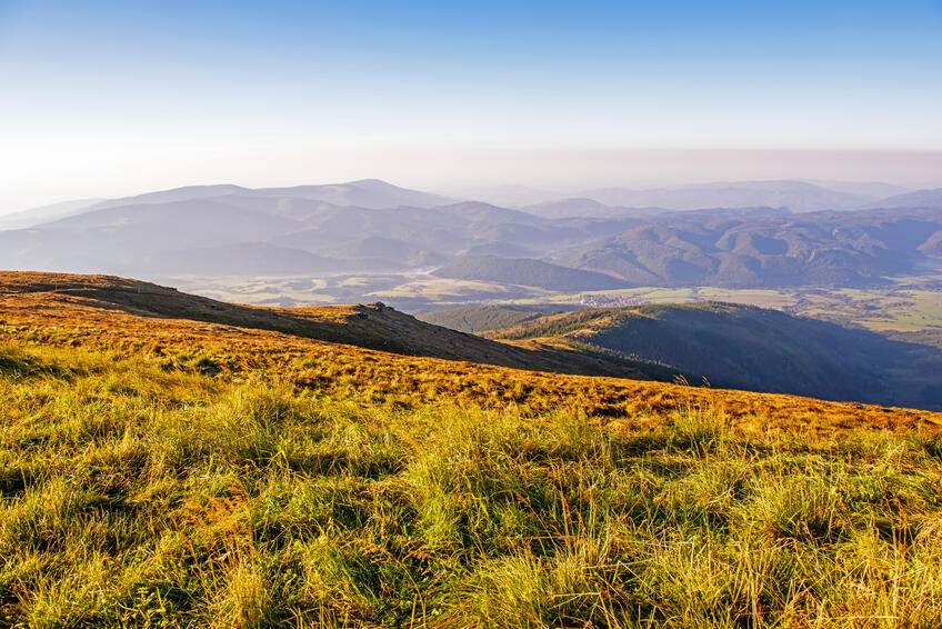 KRÁĽOVÁ HOĽA: Často spomínaná v básňach.