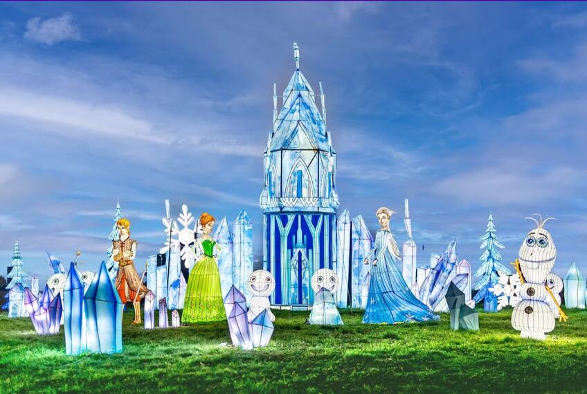 Zážitok pre celú rodinu v hlavnom meste Slovenska: Magický svetelný park s rozprávkovými postavičkami