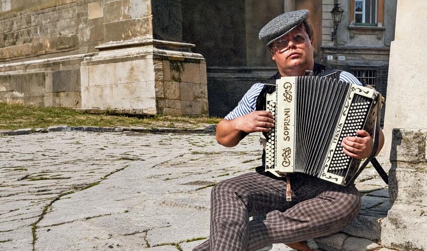 20 rokov od smrti hudobníka Mariána Kochanského († 50) zo skupiny Lojzo:  Volali ho Džeky
