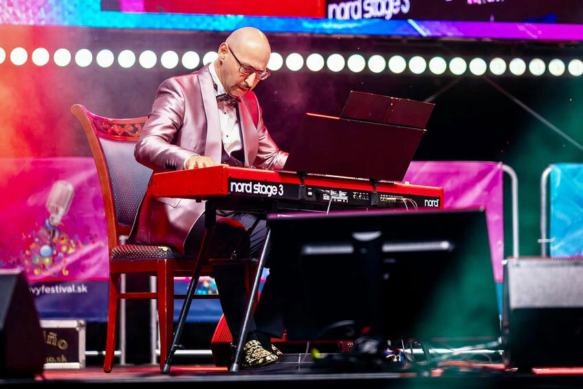 Klavírny virtuóz Richard Rikkon: Hudobník nie je stroj, mýliť sa je ľudské