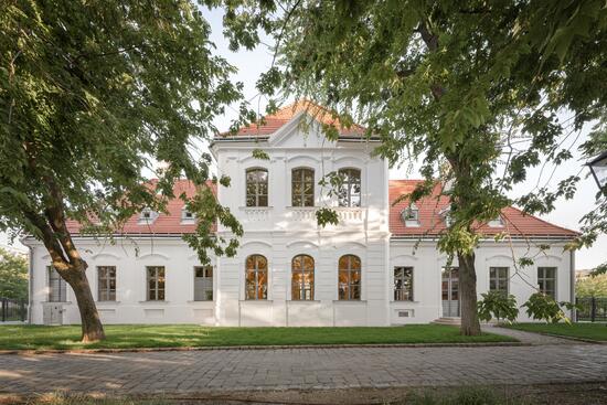 Prekvapenie po rokoch chátrania: Emmerova vila sa dočkala obnovy!